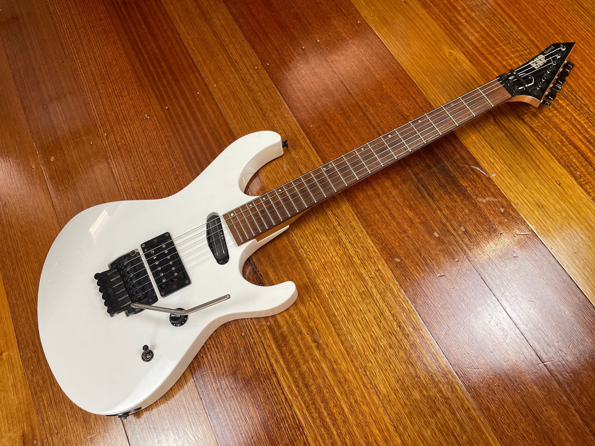 ESP Maverick Deluxe – RadioActiveGuitars