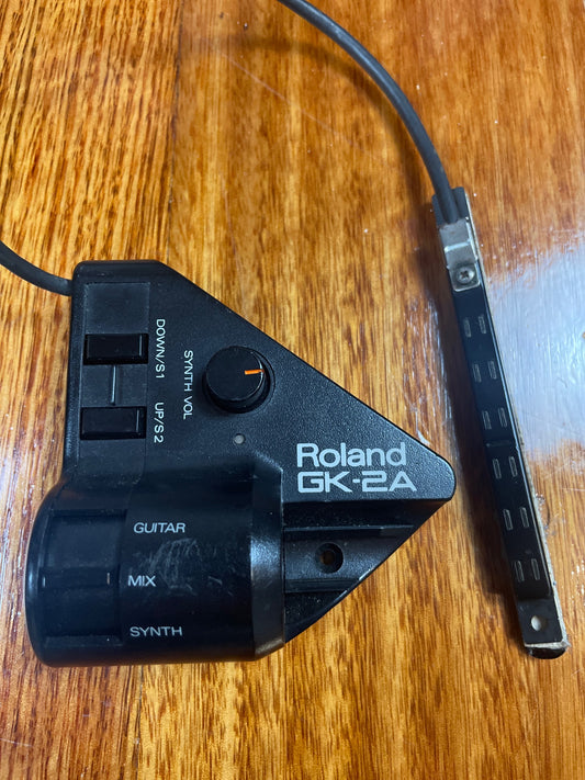 Roland GK-2A