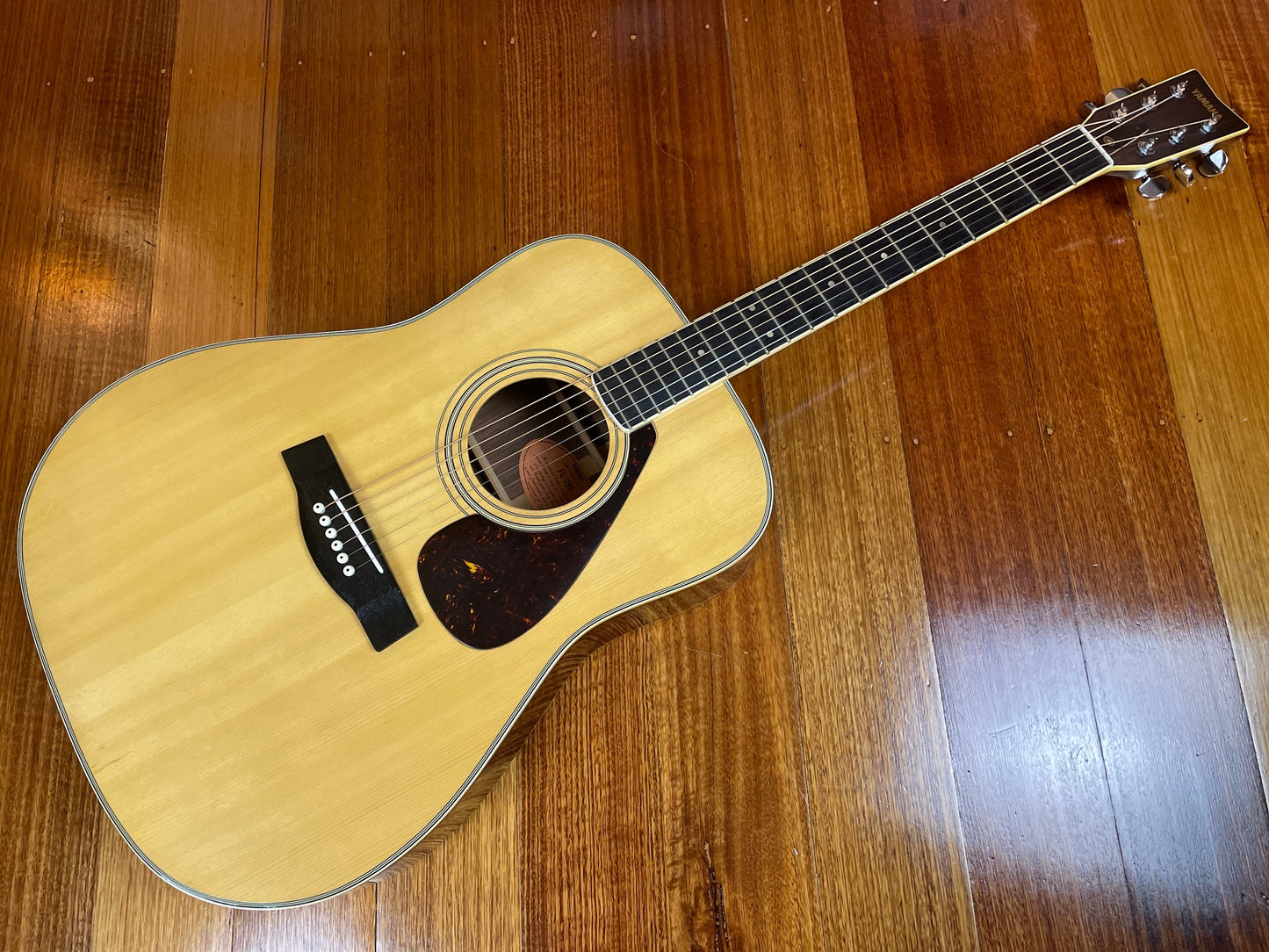 YAMAHA FG-251