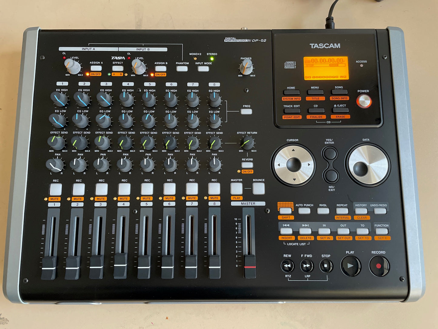 TASCAM Portastudio DP-02