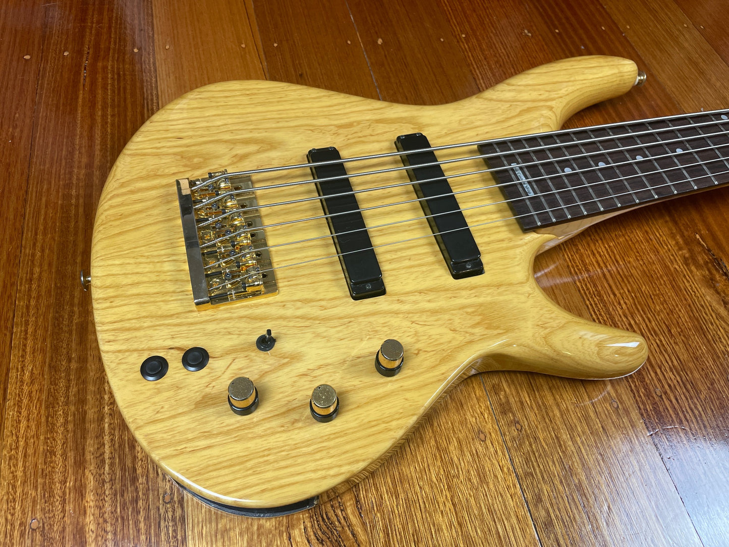 Aria Pro Custom Shop Bass 6