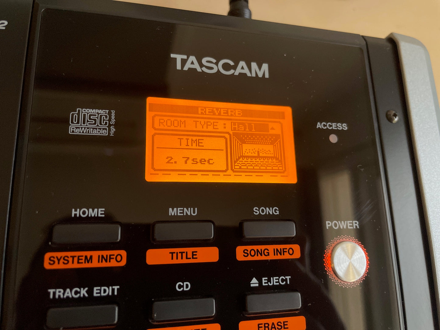 TASCAM Portastudio DP-02