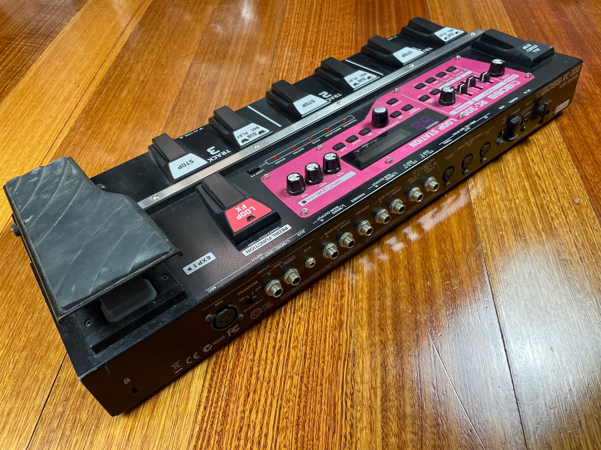 BOSS RC-300 LOOP STATION – RadioActiveGuitars