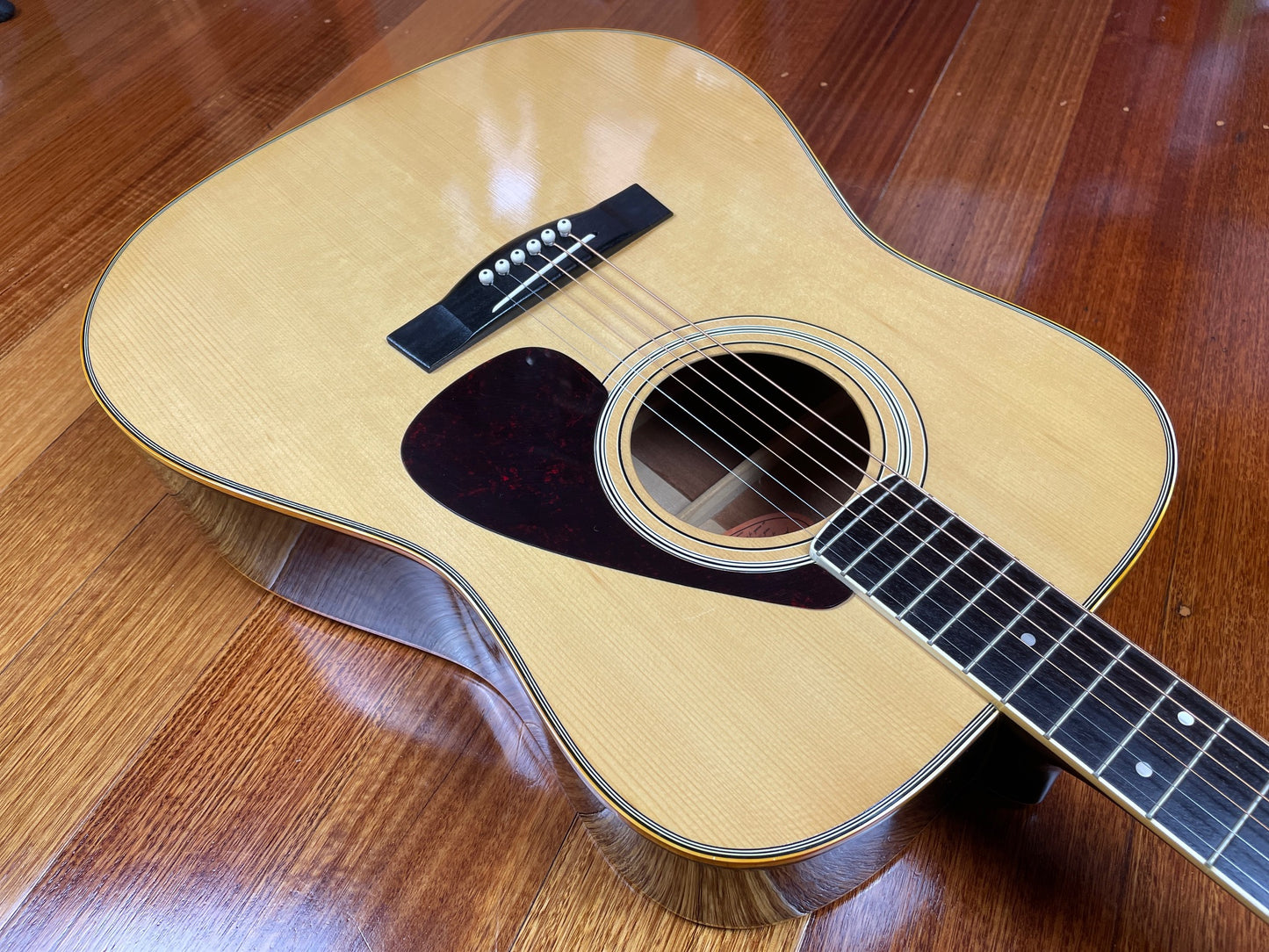 YAMAHA FG-201