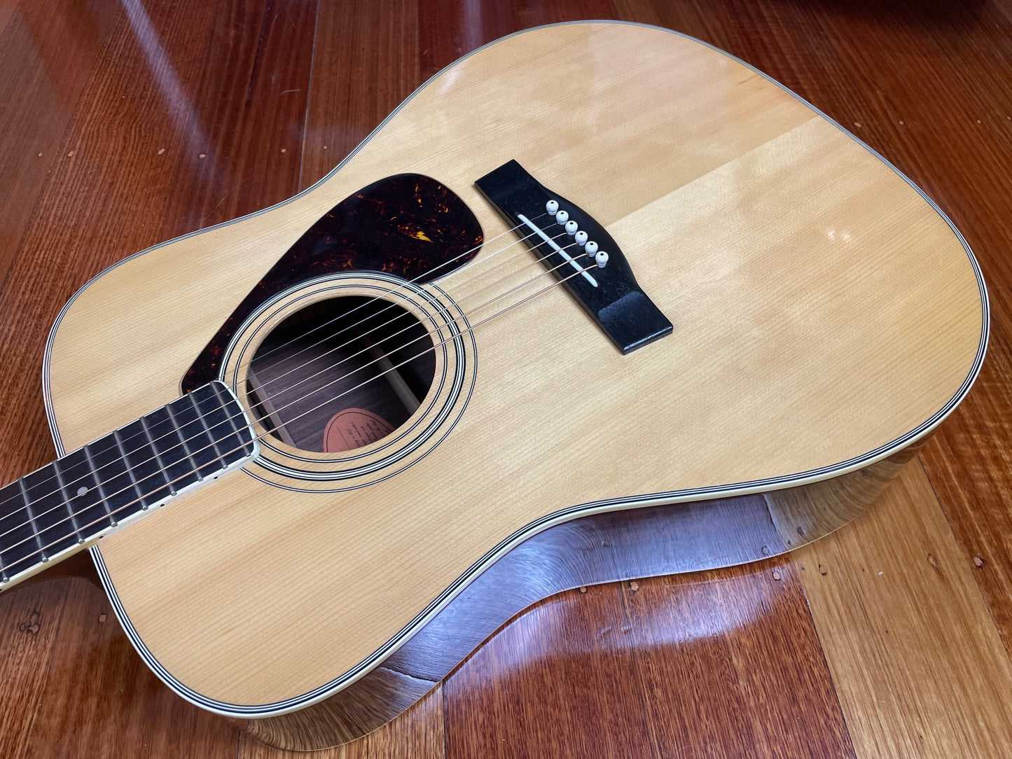 YAMAHA FG-251