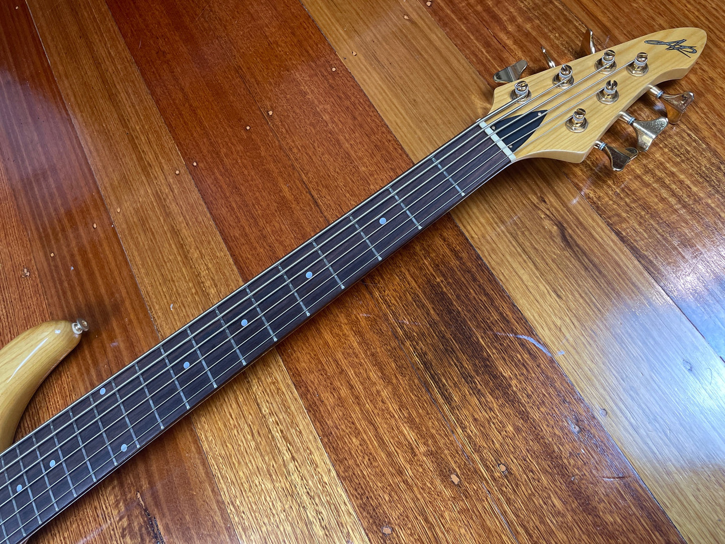 Aria Pro Custom Shop Bass 6