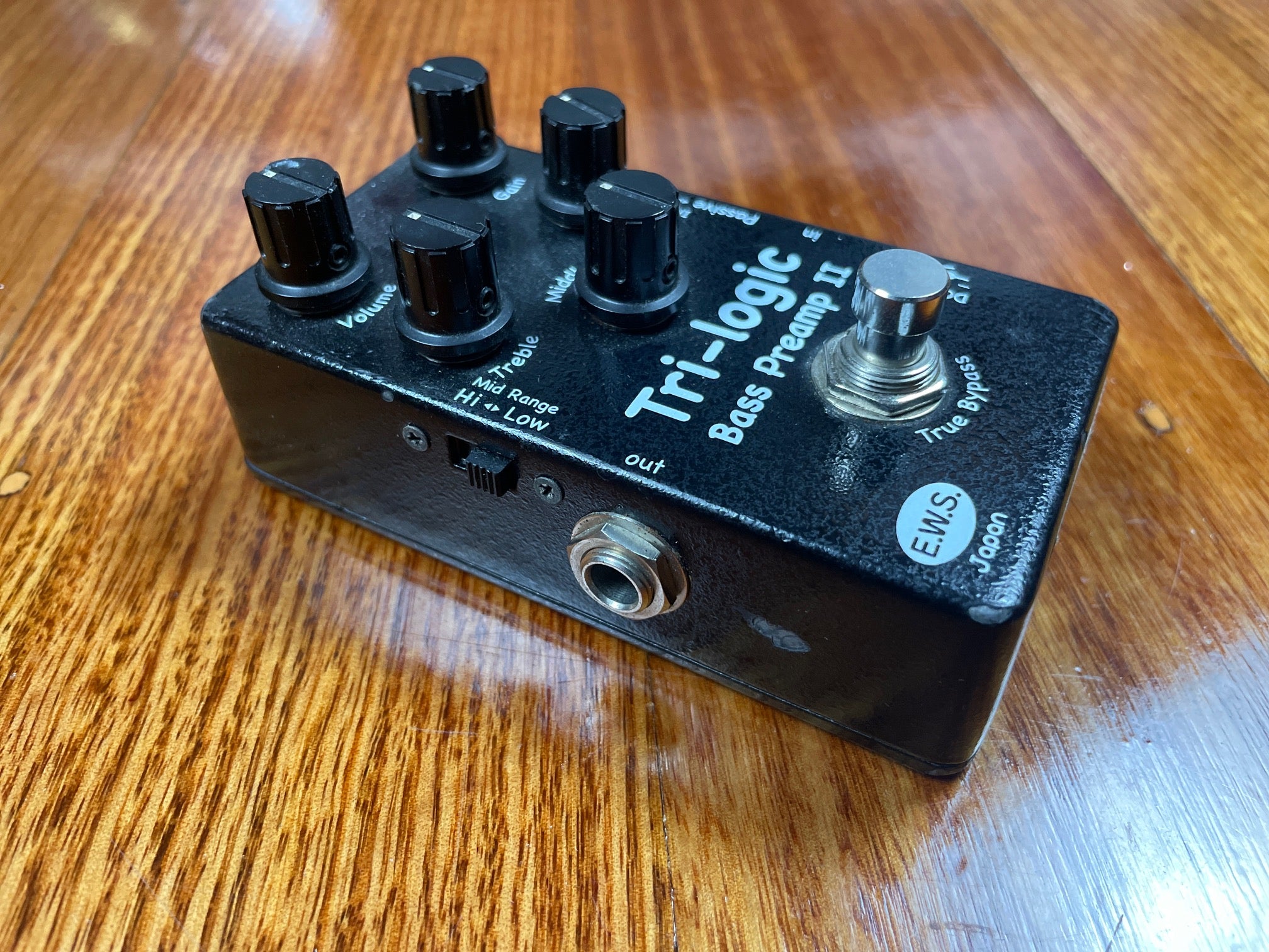 EWS Japan Tri-Logic Bass Preamp II – RadioActiveGuitars