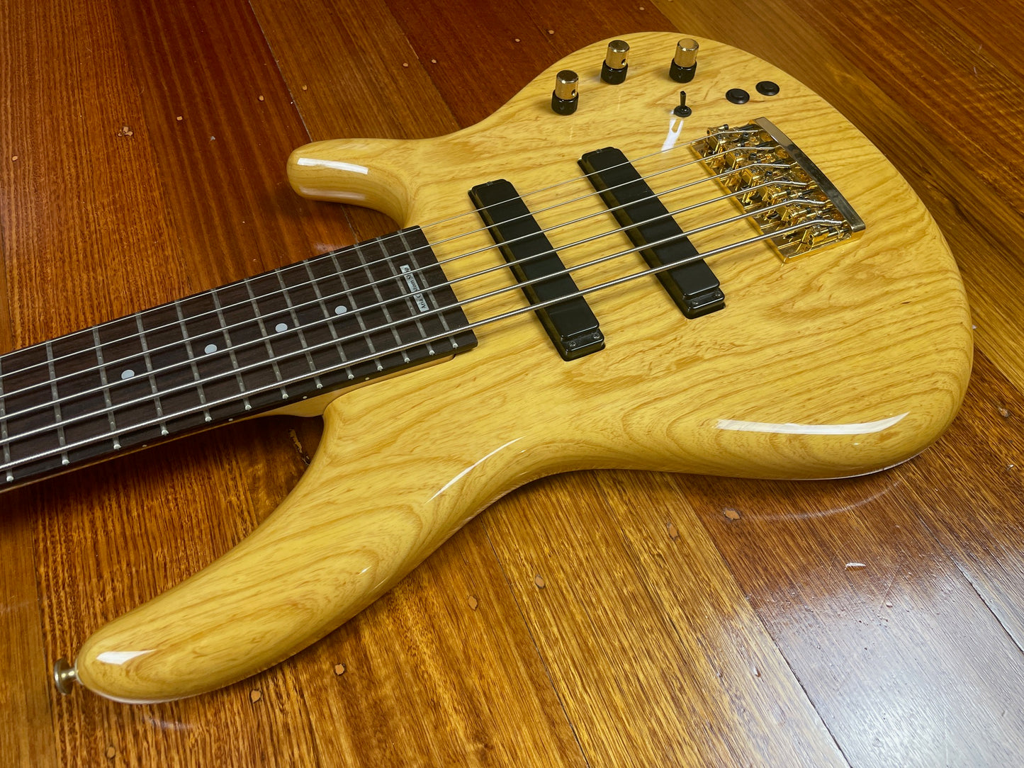 Aria Pro Custom Shop Bass 6