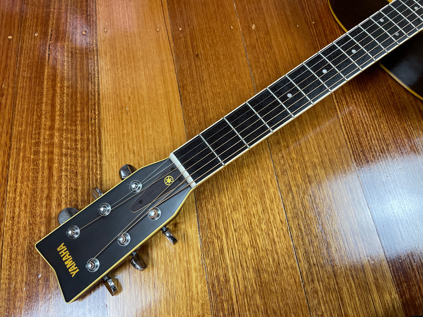 YAMAHA FG-201