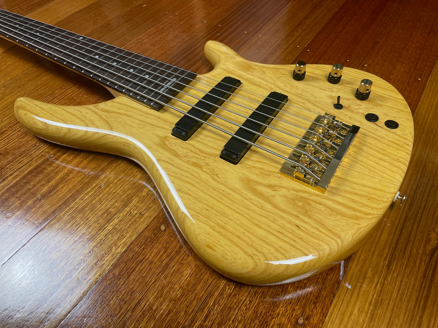 Aria Pro Custom Shop Bass 6