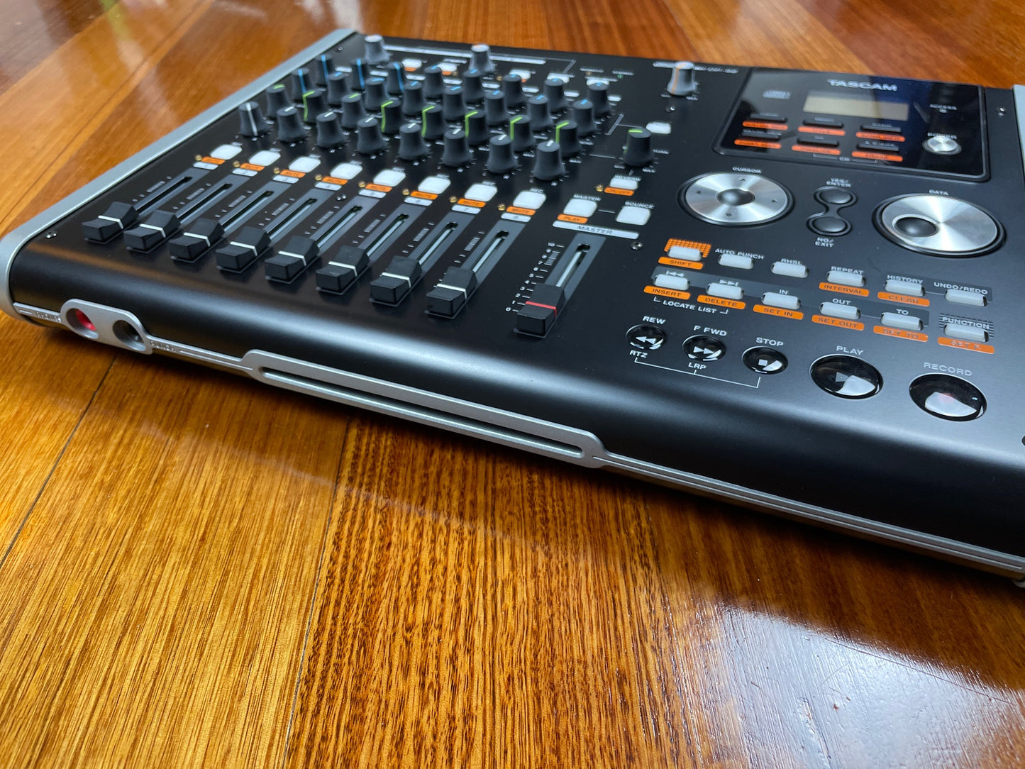 TASCAM Portastudio DP-02