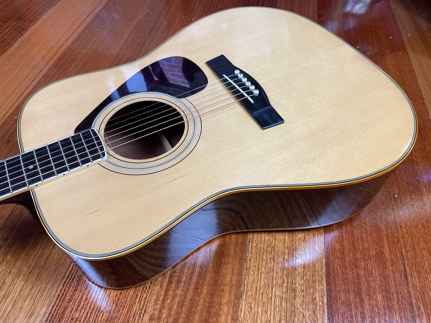 YAMAHA FG-201