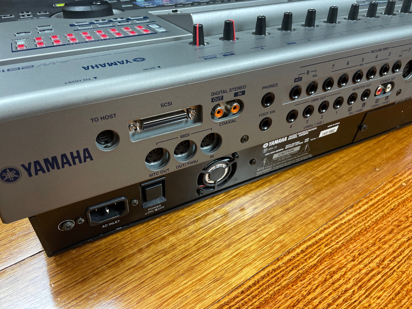 YAMAHA AW2816