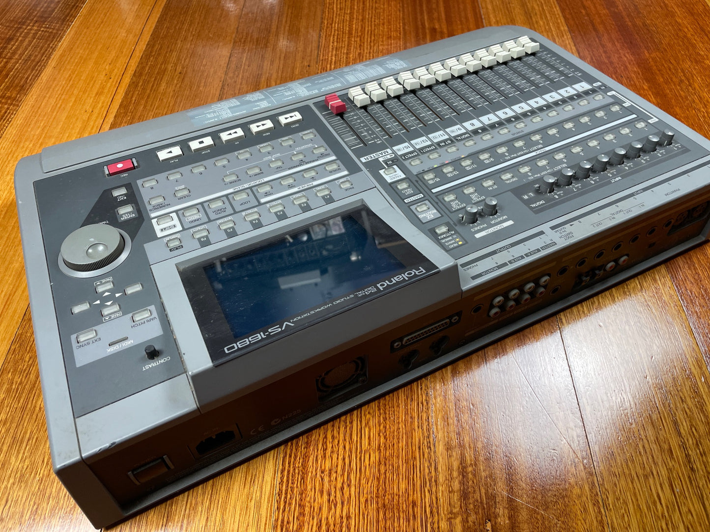 Roland VS-1680