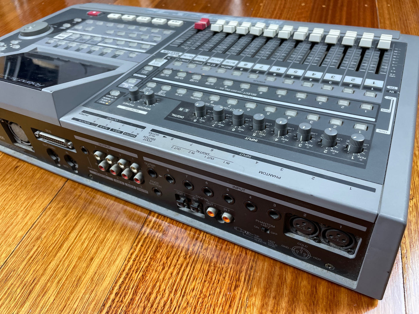 Roland VS-1680